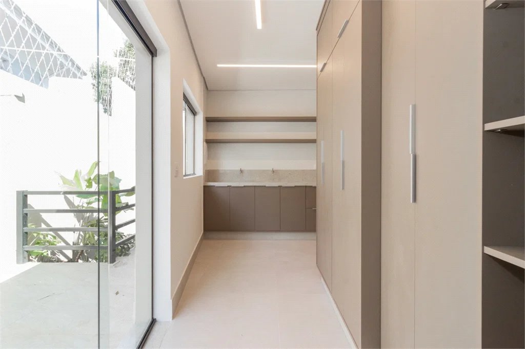Casa à venda com 4 quartos, sendo 1 suíte,  em Jardim Guedala, São Paulo, SP