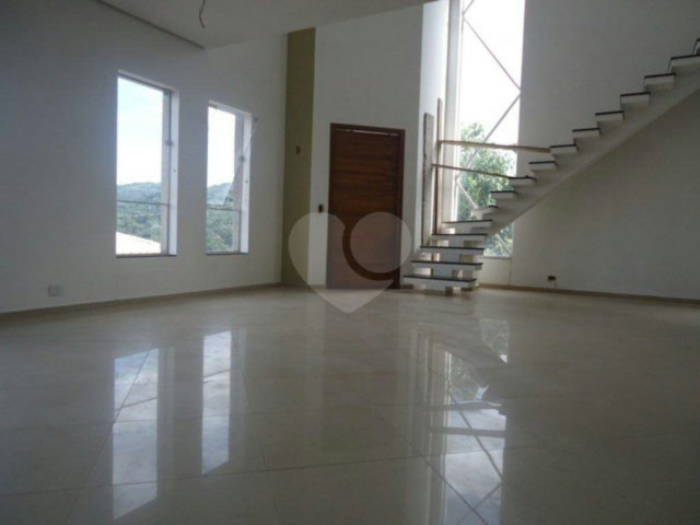 Sobrado à venda com 3 quartos, sendo 1 suíte,  em Vila Irmãos Arnoni, São Paulo, SP