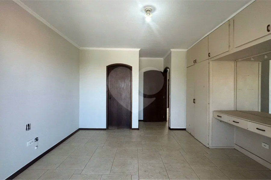 Venda Casa com 4 Dormitórios no Parque Santa Cecília