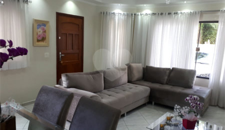 Casa em condomínio à venda ou para alugar com 3 quartos, sendo 1 suíte,  em Horto, São Paulo, SP