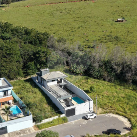 Sobrado à venda com 3 quartos, sendo 1 suíte, em Loteamento Parque Residencial Serras de Atibaia Ii, Atibaia, SP