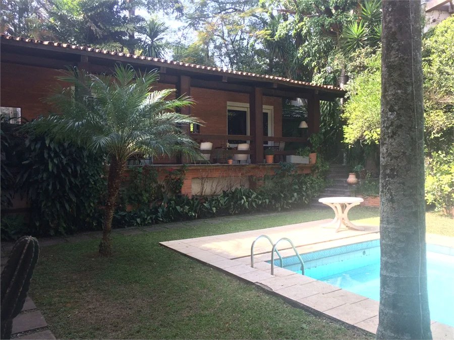 Casa à venda ou para alugar com 4 quartos, sendo 2 suítes, em Jardim Guedala, São Paulo, SP
