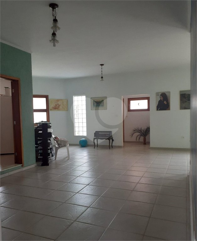 Casa à venda com 3 quartos, sendo 1 suíte, no condomínio Zuleika Jabour, Salto - SP
