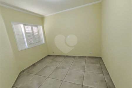 Sobrado à venda com 3 quartos, sendo 1 suíte, em Vila Nivi, São Paulo, SP