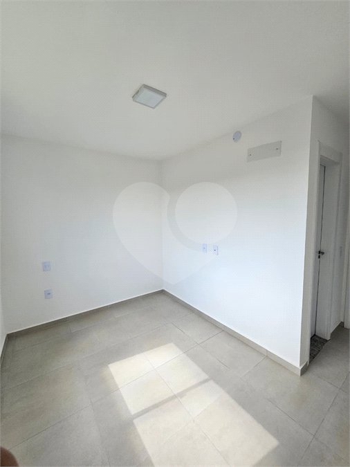 Apartamento para alugar com 2 quartos, sendo 1 suíte, em Nova São Pedro, São Pedro da Aldeia, RJ