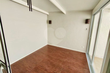 Casa à venda com 3 quartos, sendo 1 suíte, no condomínio Residencial Rio Preto Village, Atibaia - SP