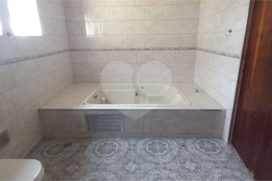 Sobrado para alugar com 3 quartos, sendo 1 suíte, em Parque Maria Domitila, São Paulo, SP