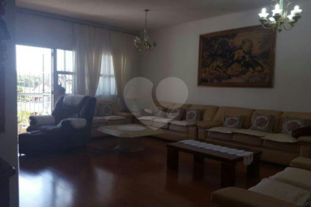 Sobrado à venda com 4 quartos, sendo 2 suítes, em Jardim Franca, São Paulo, SP
