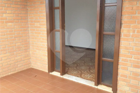Casa à venda com 4 quartos, sendo 1 suíte,  no Centro, Vinhedo, SP