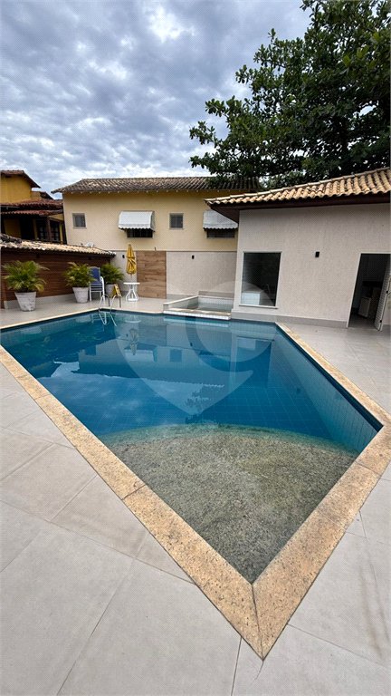Casa à venda com 3 quartos, sendo 1 suíte, em Ferradurinha, Armação dos Búzios, RJ