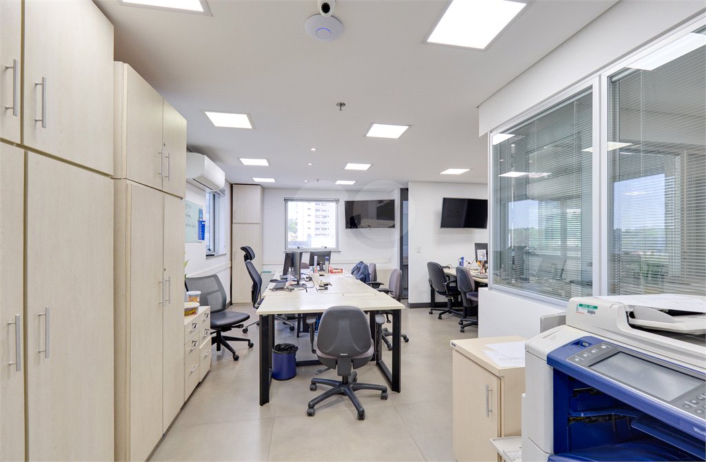 Sala comercial á venda em Santo Amaro, São Paulo - SP