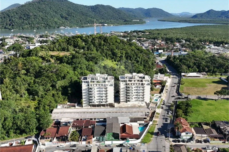 Apartamento à venda com 2 quartos, sendo 1 suíte,  no Centro, Bertioga, SP