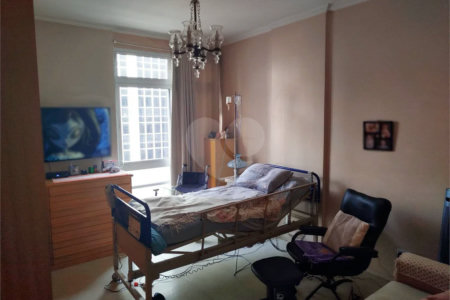 Apartamento em Higienópolis com 2 dormitórios