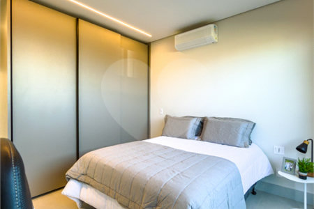 Indaiatuba - Quintas da Terracota - 1252 m² de terreno - casa térrea com 514 m² de área construída -3 vagas de garagem cobertas e 3 descobertas Lavabo - Sala de estar e jantar amplas e integradas - Escritório privativo - Cozinha toda equipada com geladeira, forno, micro-ondas, lava-louças,