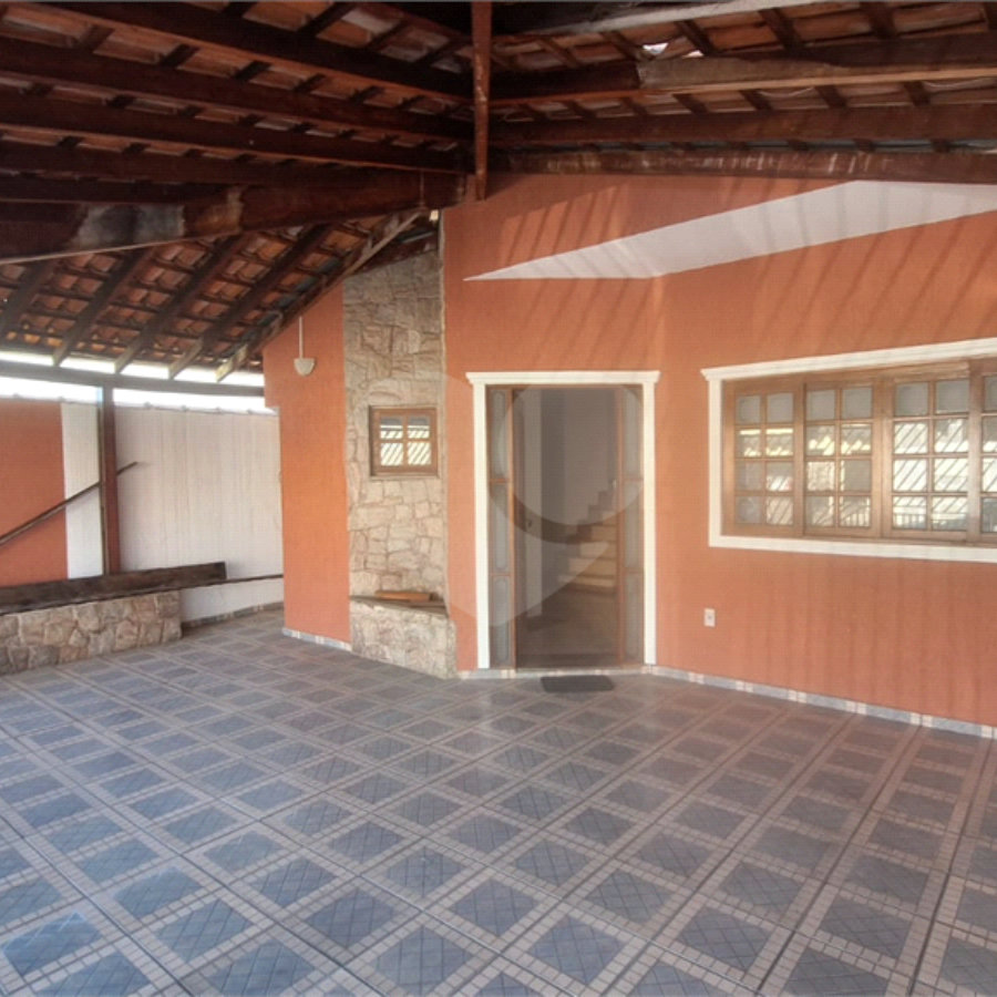 Casa à venda com 3 quartos, sendo 1 suíte, em Jardim Itanguá, Sorocaba, SP