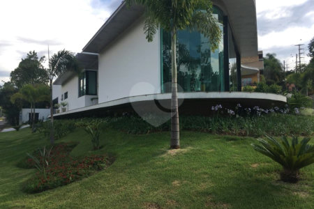 Casa à venda com 4 suítes no condomínio São Joaquim, Vinhedo - SP