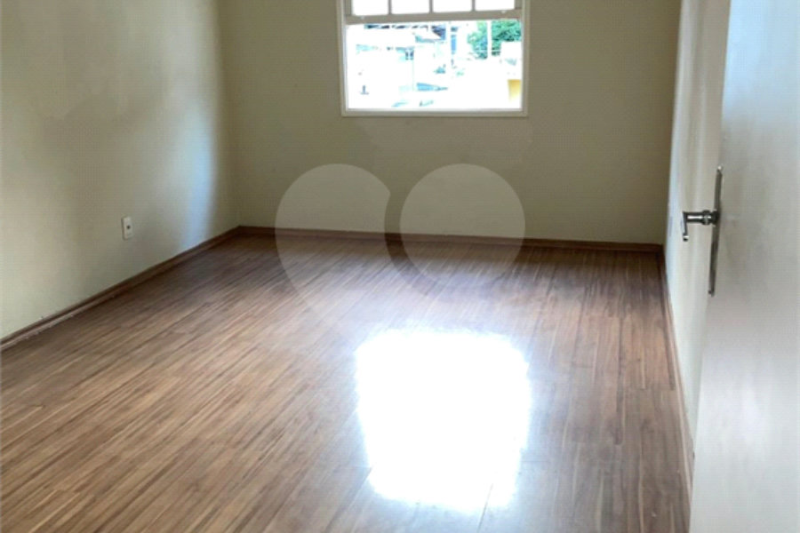 Sobrado à venda com 3 quartos em Santana, São Paulo, SP