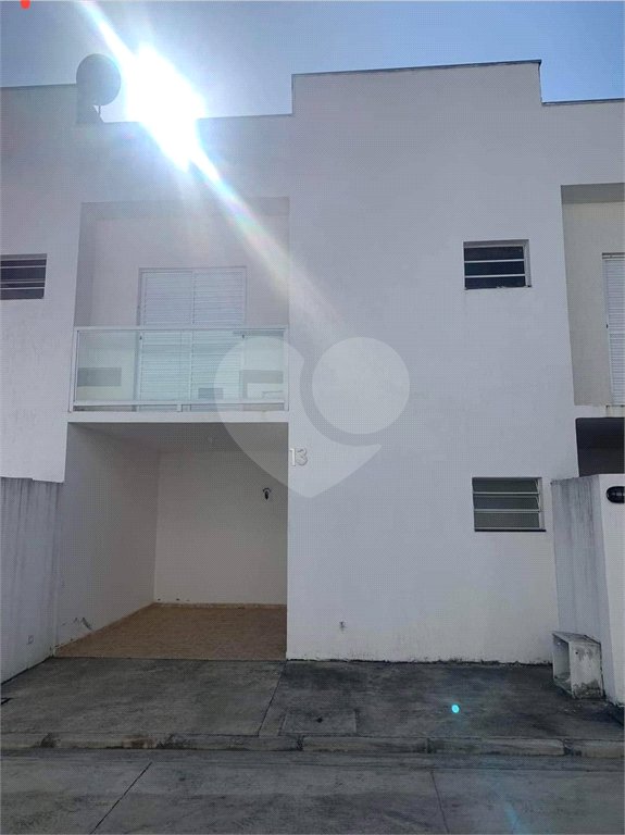 Casa à venda com 2 quartos, sendo 1 suíte, no condomínio Sem Nome, Suzano - SP