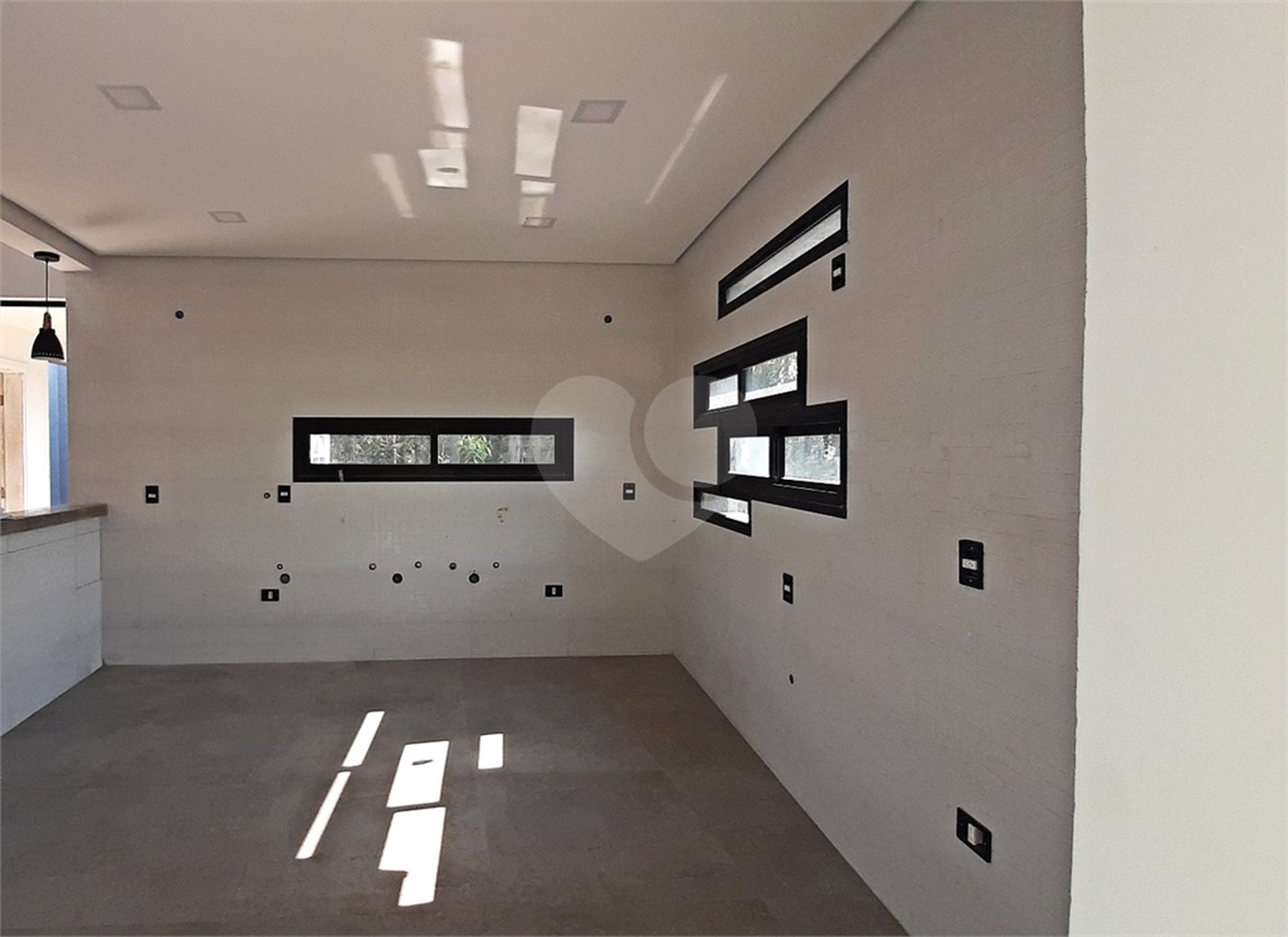 Casa à venda ou para alugar com 4 quartos, sendo 3 suítes, em Serra dos Lagos (jordanésia), Cajamar, SP