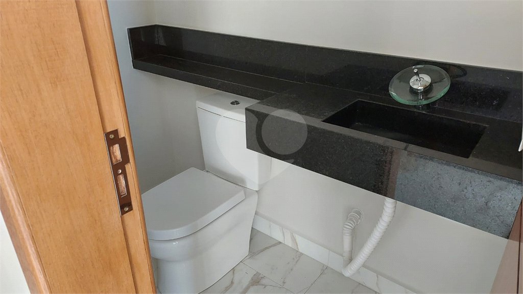 Casa à venda com 3 suítes no condomínio Shambala III, Atibaia - SP