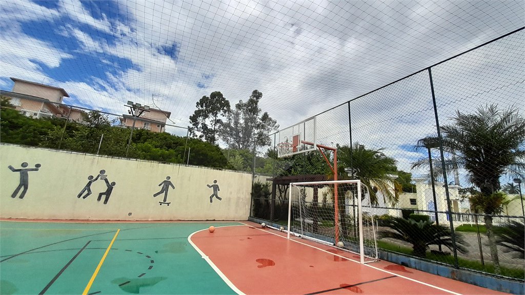 Casa à venda com 3 quartos, sendo 1 suíte, no condomínio Residencial Jardins, São Bernardo do Campo - SP