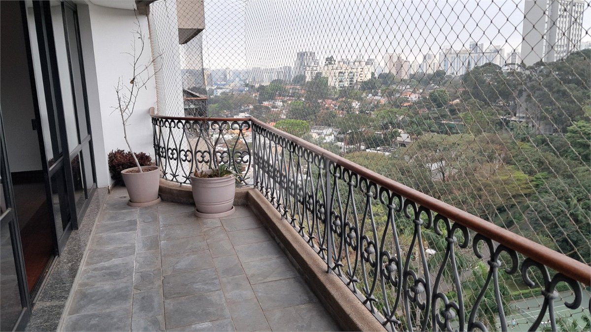 Apartamento para alugar com 4 suítes em Alto da Boa Vista, São Paulo, SP