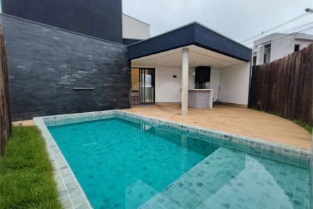 Terreno à venda com 4 suítes no condomínio Residencial Veneza, Mogi das Cruzes - SP