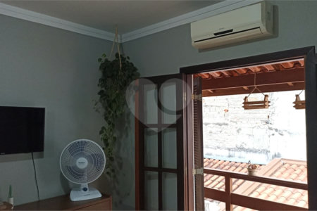 Sobrado à venda com 3 quartos, sendo 1 suíte, em Parque São George, Cotia, SP