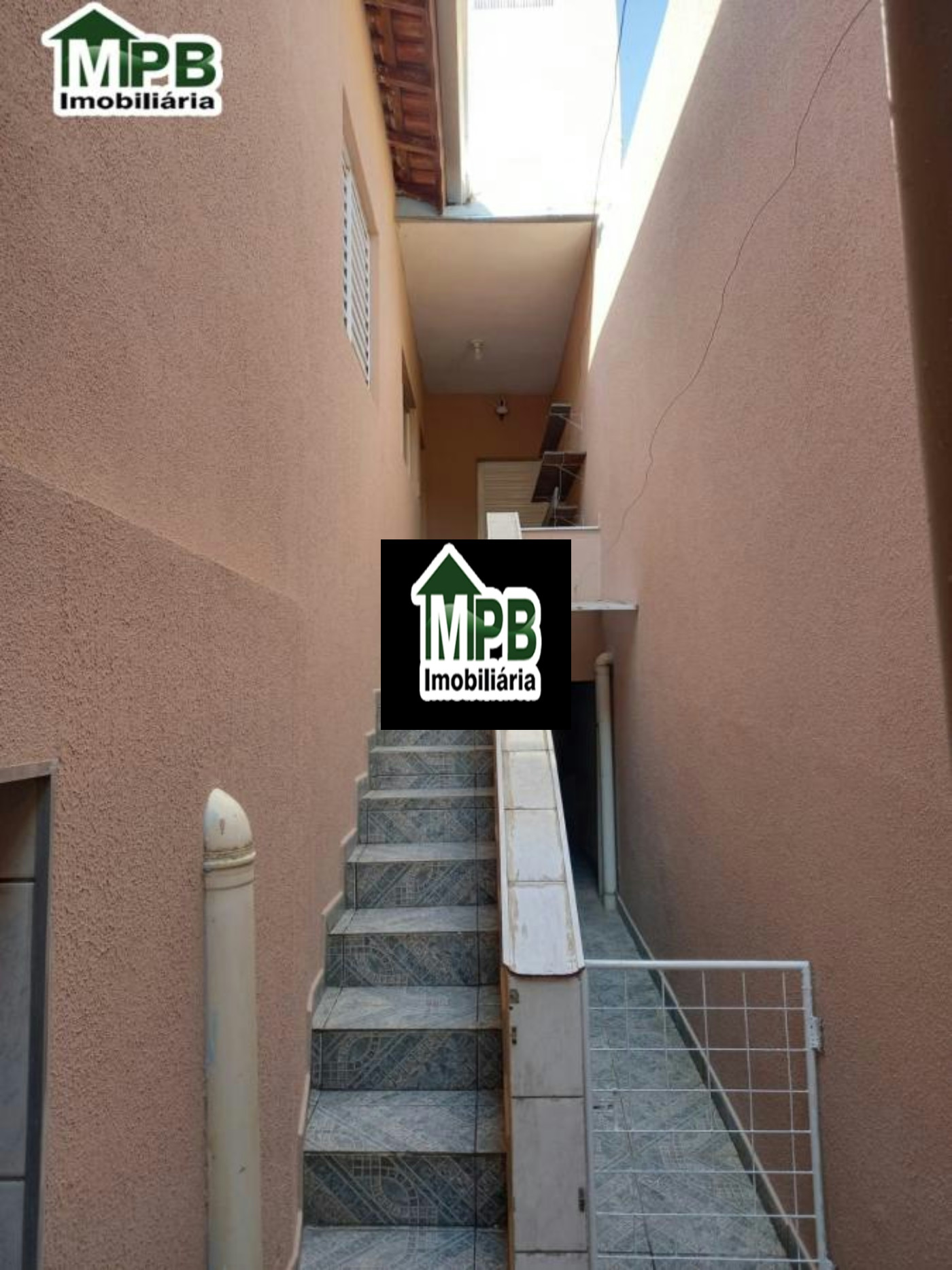 Sobrado à venda com 2 quartos, sendo 1 suíte, em Jardim Santa Luiza, Sorocaba, SP