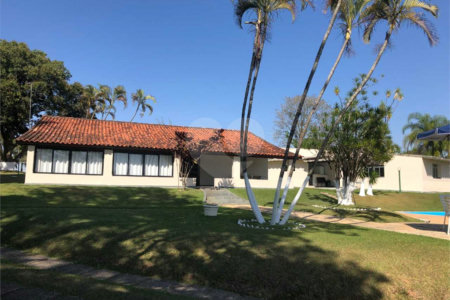 Chácara à venda com 9 quartos, sendo 6 suítes,  em Araçoiaba da Serra, SP