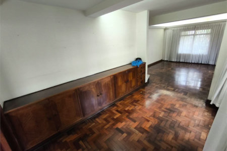 Sobrado à venda com 5 quartos, sendo 1 suíte, em Jardim Trussardi, São Paulo, SP