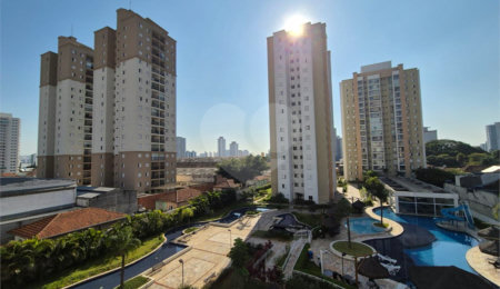 Apartamento à venda com 3 quartos, sendo 1 suíte,  em Mooca, São Paulo, SP