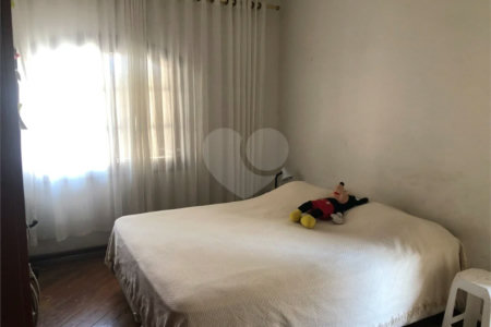 Sobrado à venda com 4 quartos em Santana, São Paulo, SP