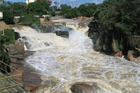 Casa à venda com 4 suítes no condomínio Jardins D'icaraí, Salto - SP