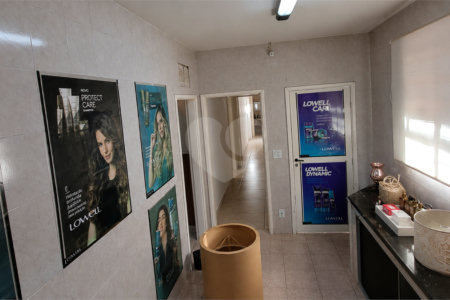 Oportunidade Única no Centro de São Carlos: Imóvel Versátil para Residência ou Negócio