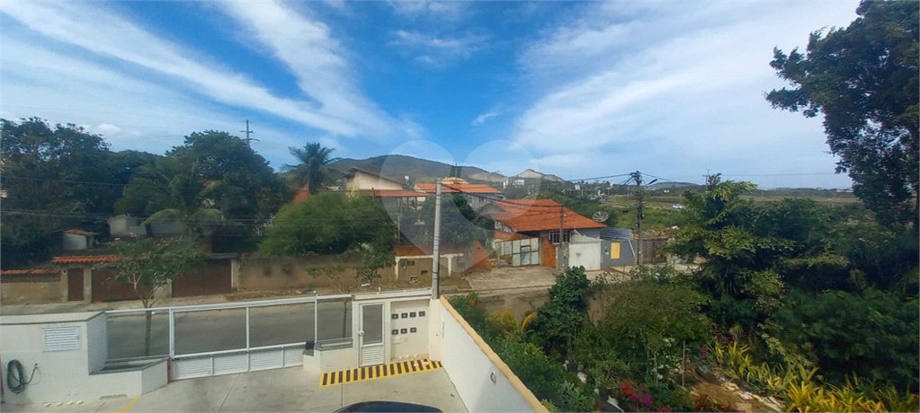 Apartamento à venda com 2 quartos, sendo 1 suíte, em Fluminense, São Pedro da Aldeia, RJ