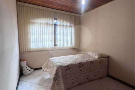 Casa à venda com 5 quartos, sendo 1 suíte, no condomínio Pedra Bonita, Rio de Janeiro - RJ