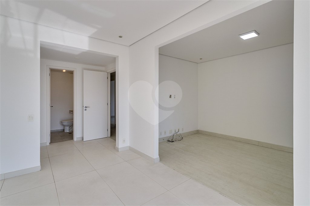 Apartamento à venda com 3 quartos, sendo 1 suíte, em Morumbi, São Paulo, SP