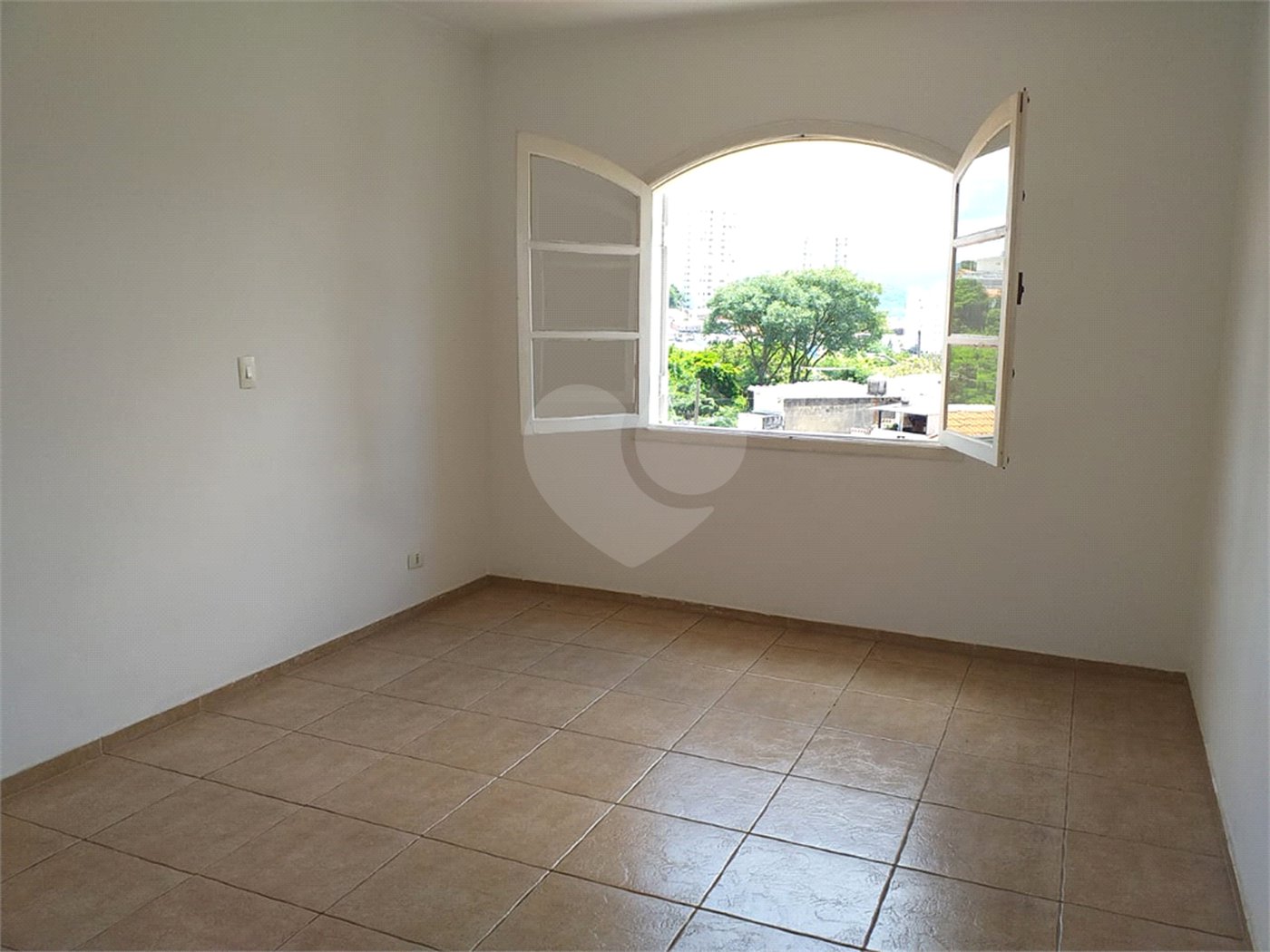 Sobrado à venda com 3 quartos, sendo 1 suíte, em Vila Gustavo, São Paulo, SP