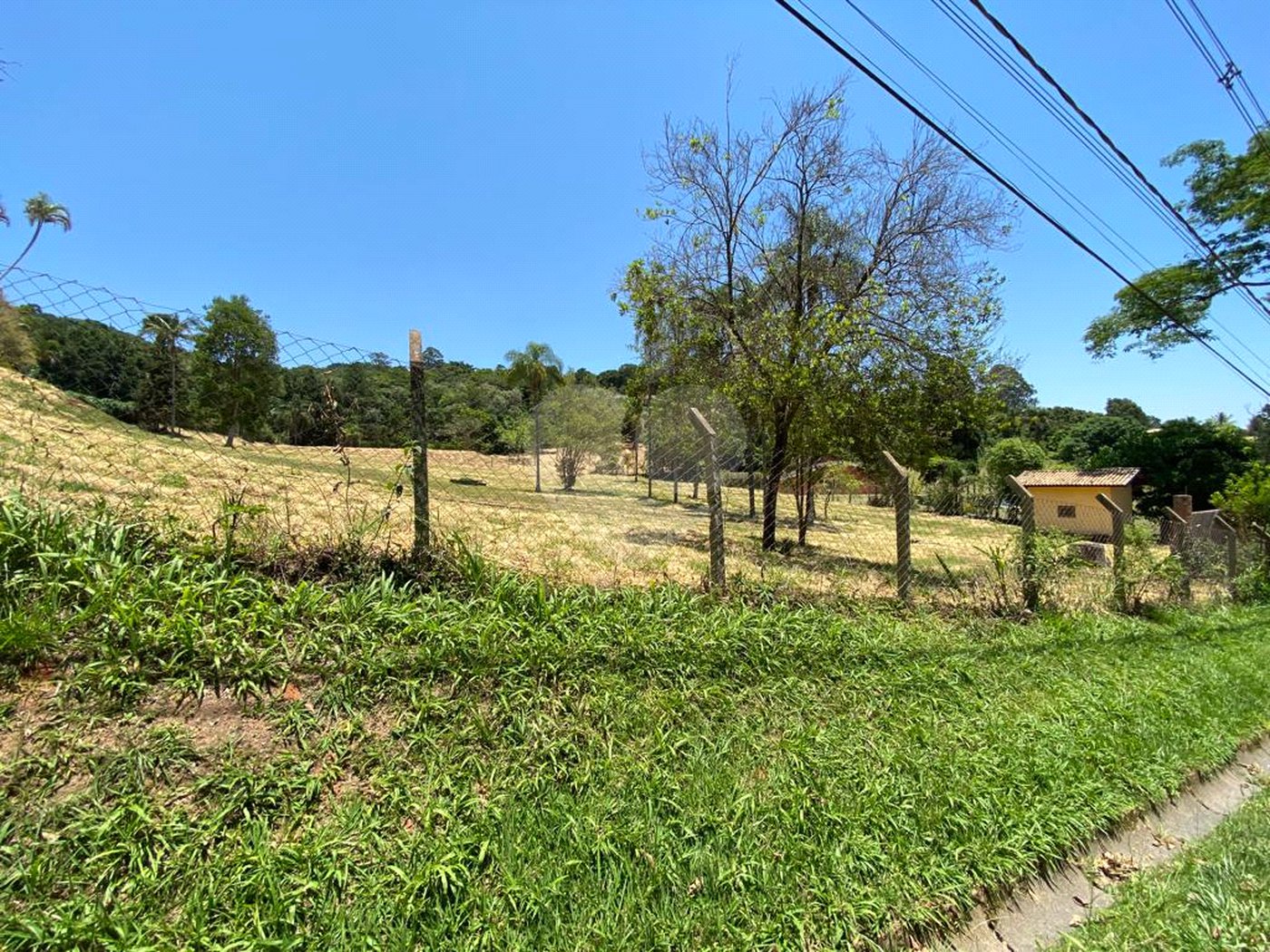 Terreno à venda no condomínio Vale da Santa Fé, Vinhedo - SP