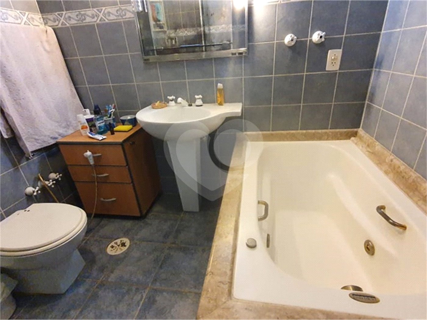 Sobrado à venda com 5 quartos, sendo 3 suítes, em Tremembé, São Paulo, SP