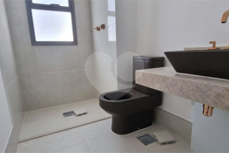 Apartamento à venda com 3 suítes em Moema, São Paulo, SP