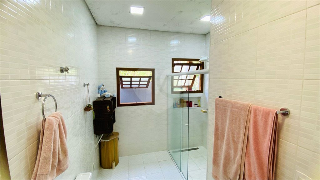 Casa à venda com 3 suítes em Dos Finco, São Bernardo do Campo, SP