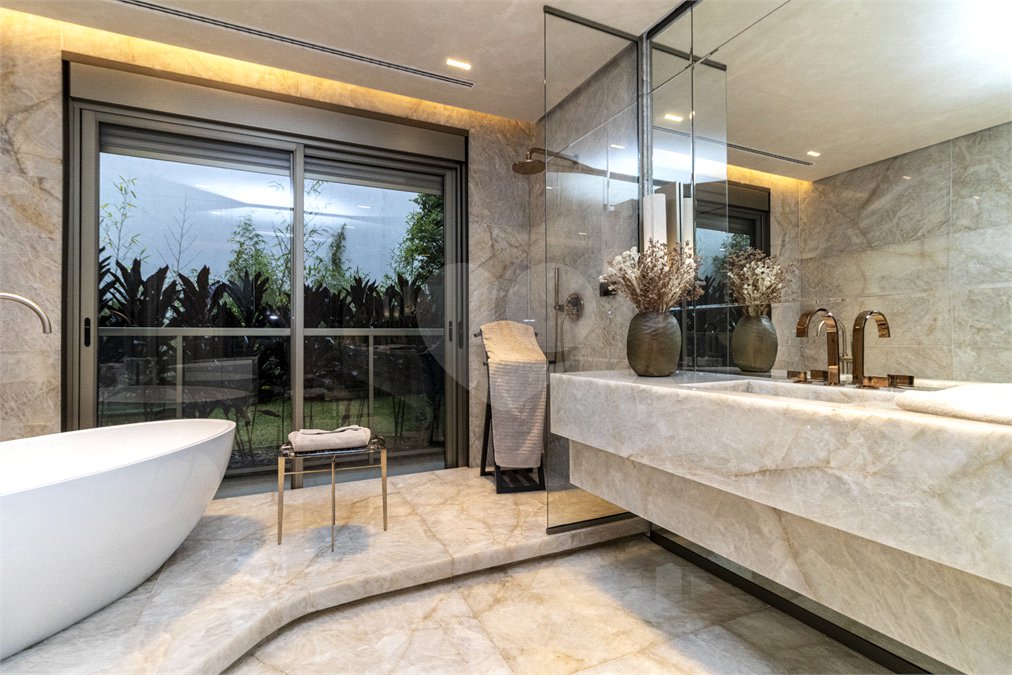 Apartamento à venda com 4 suítes em Jardim Guedala, São Paulo, SP