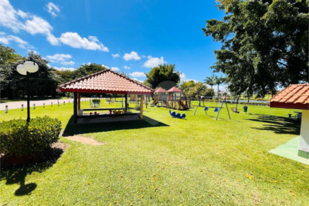 Casa à venda no condomínio Shamballa II, Atibaia - SP