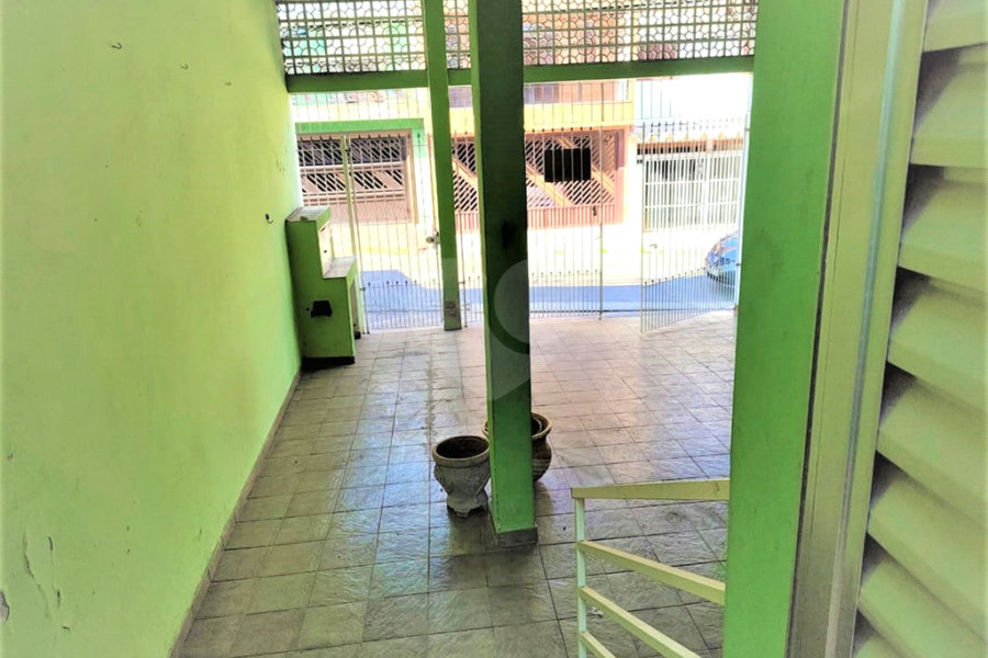 Sobrado à venda com 4 quartos, sendo 1 suíte, em Jardim Regina, São Paulo, SP