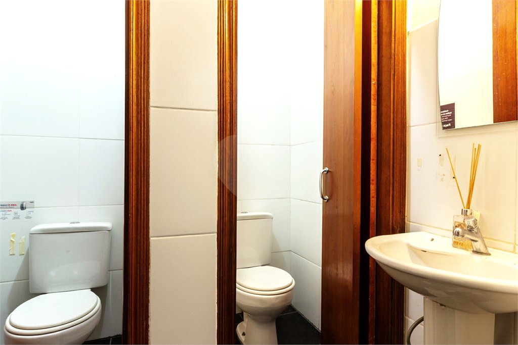 Casa à venda com 4 quartos, sendo 1 suíte, em Jardim das Bandeiras, São Paulo, SP