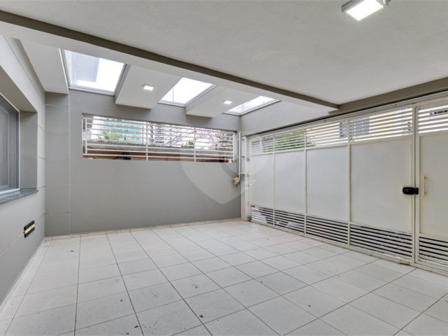 Sobrado à venda com 4 quartos, sendo 3 suítes,  em Campo Belo, São Paulo, SP
