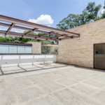 Casa à venda com 4 quartos, sendo 3 suítes, no condomínio Jardim Flora, São Paulo - SP