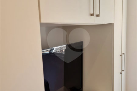 Apartamento à venda com 3 quartos, sendo 1 suíte,  em Vila Andrade, São Paulo, SP